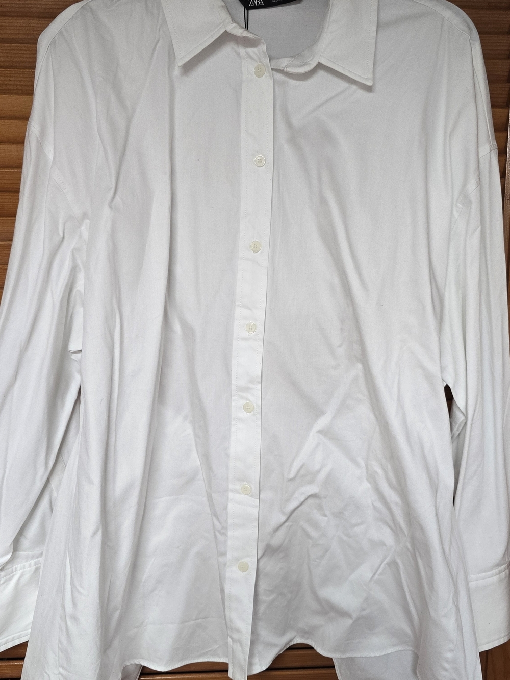 Zara White Women’s Long-Sleeve Button-Up Shirt